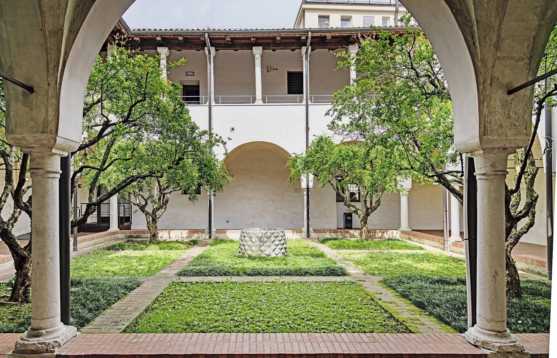 Il chiostro del complesso di Santa Caterina